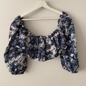 Long sleeve cropped blue snakeskin Nastygal top